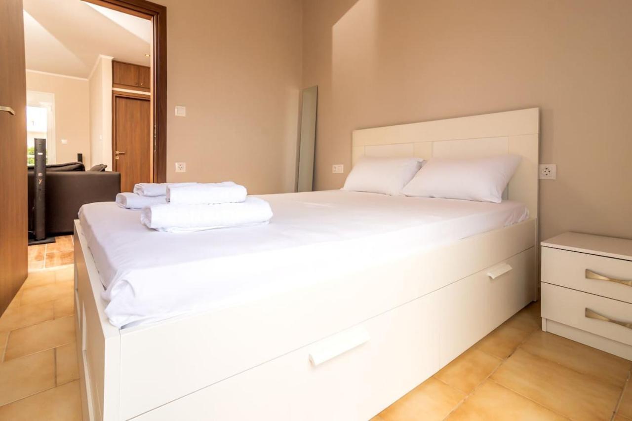 Theros Apartment Palaiochora Ngoại thất bức ảnh